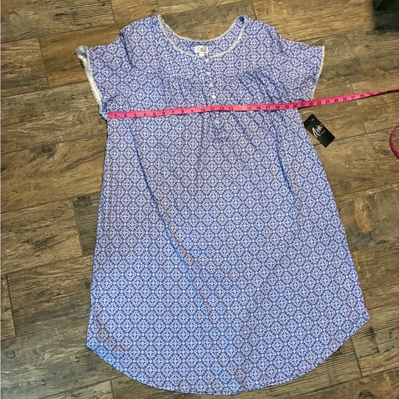 Women’s NWT Aria Collection purple  Floral nightgown - Picture 5 of 6